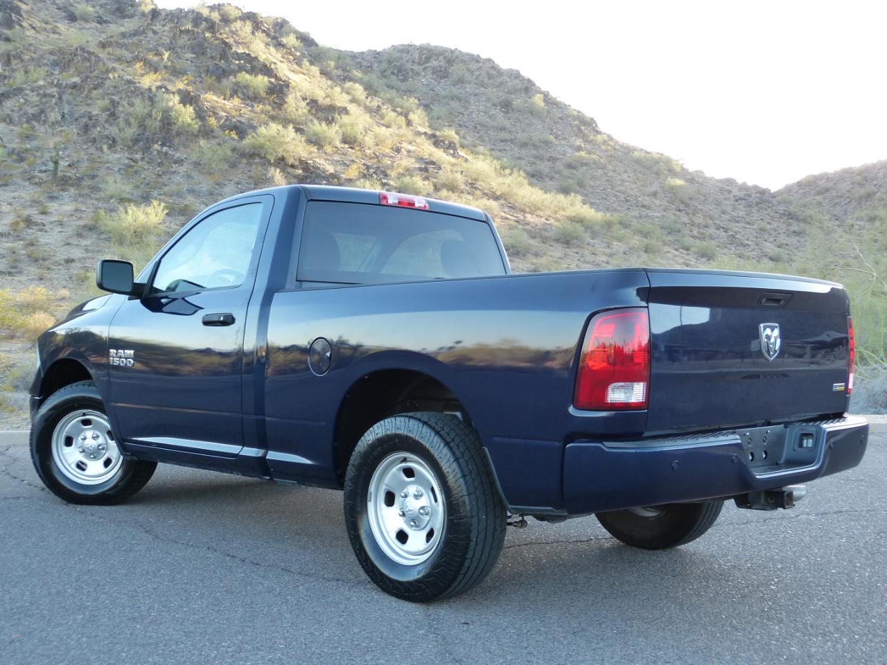 RAM 1500 Tradesman 4x2 Reg Cab 6'4" Box 2017