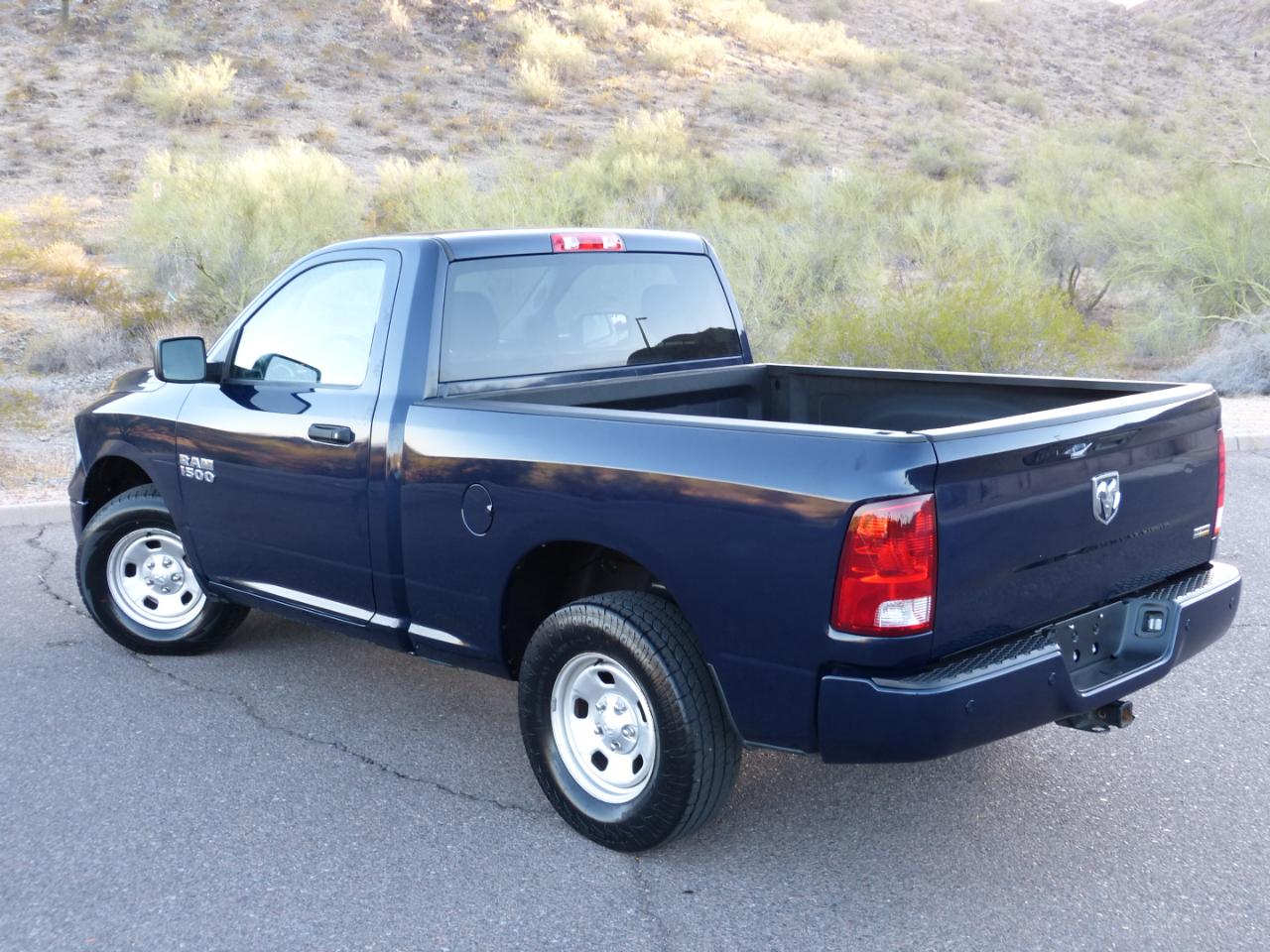 RAM 1500 Tradesman 4x2 Reg Cab 6'4" Box 2017
