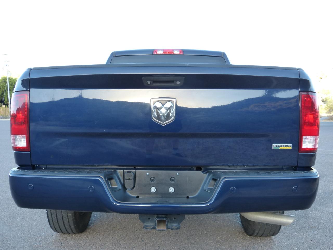 RAM 1500 Tradesman 4x2 Reg Cab 6'4" Box 2017