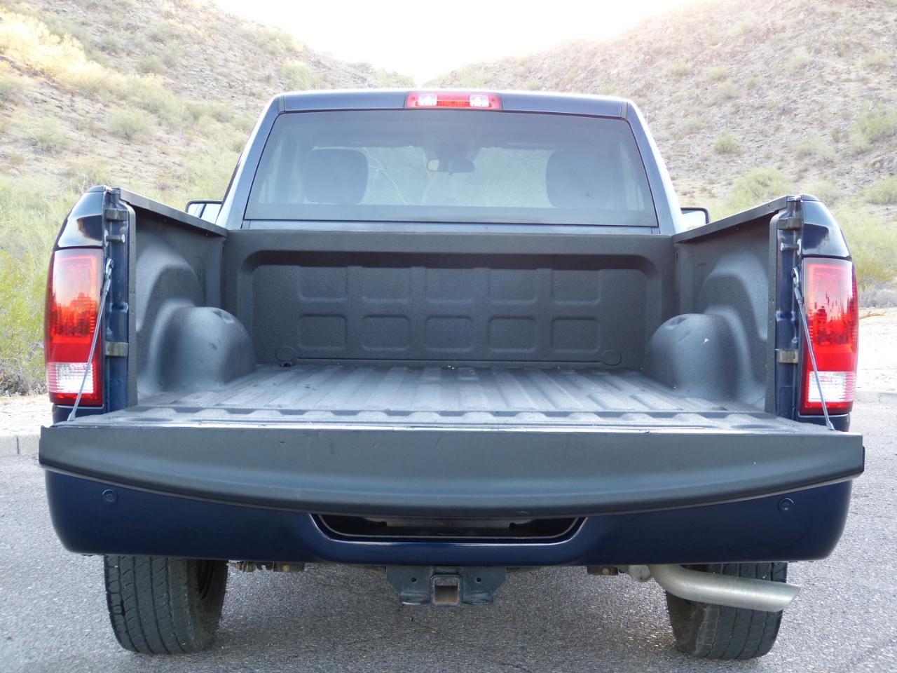 RAM 1500 Tradesman 4x2 Reg Cab 6'4" Box 2017