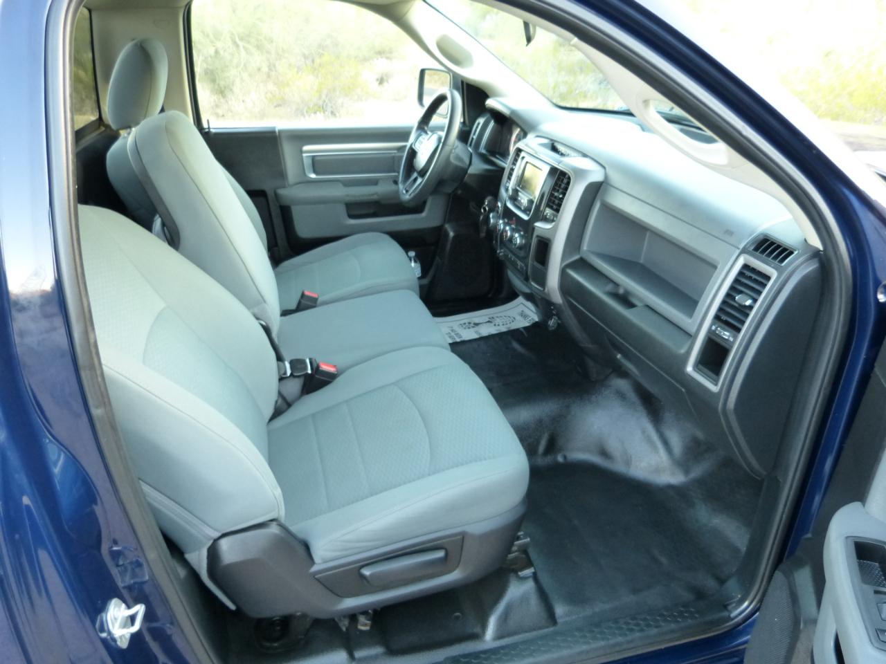 RAM 1500 Tradesman 4x2 Reg Cab 6'4" Box 2017
