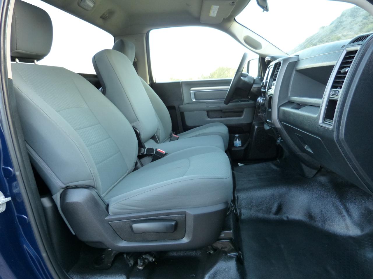 RAM 1500 Tradesman 4x2 Reg Cab 6'4" Box 2017