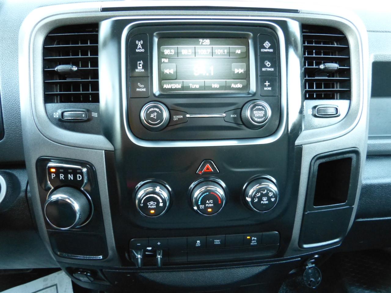 RAM 1500 Tradesman 4x2 Reg Cab 6'4" Box 2017