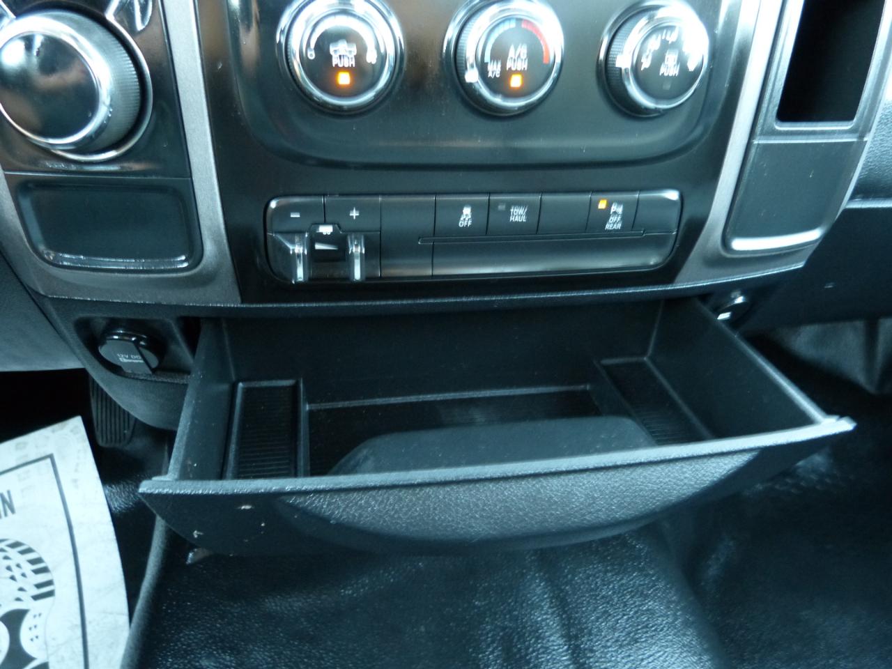 RAM 1500 Tradesman 4x2 Reg Cab 6'4" Box 2017