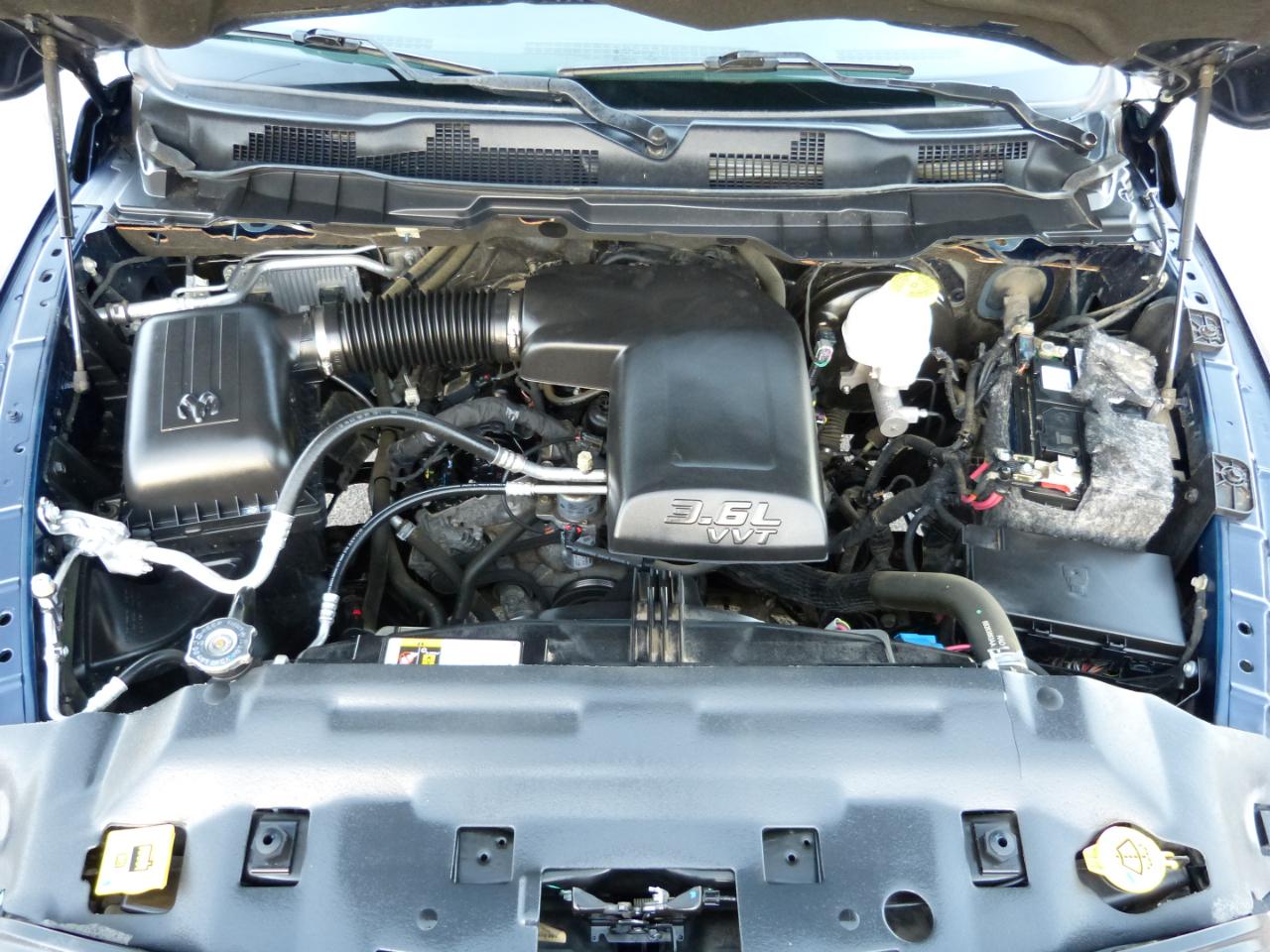 RAM 1500 Tradesman 4x2 Reg Cab 6'4" Box 2017