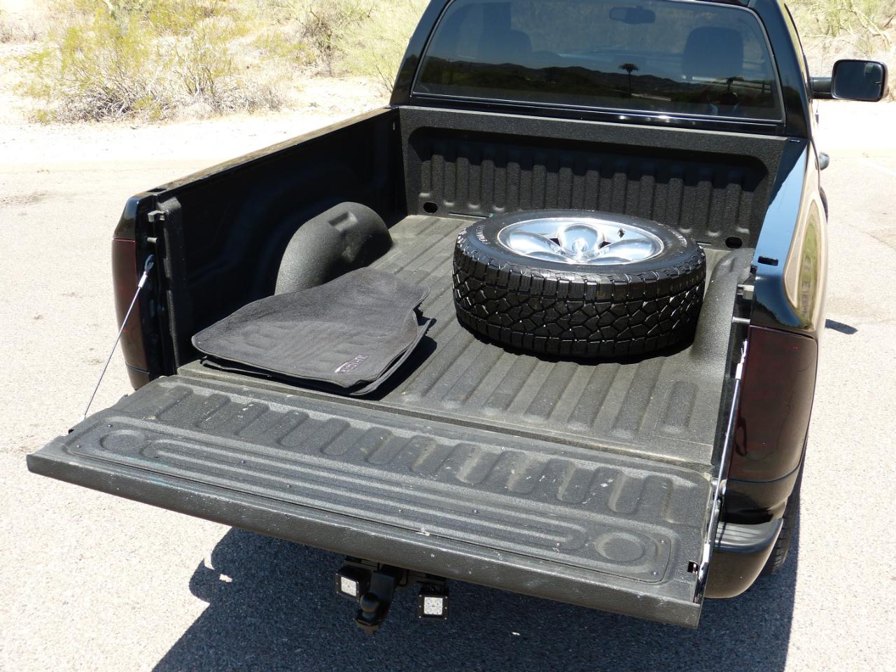 Dodge Ram 1500 Laramie Long Bed 4WD 2005
