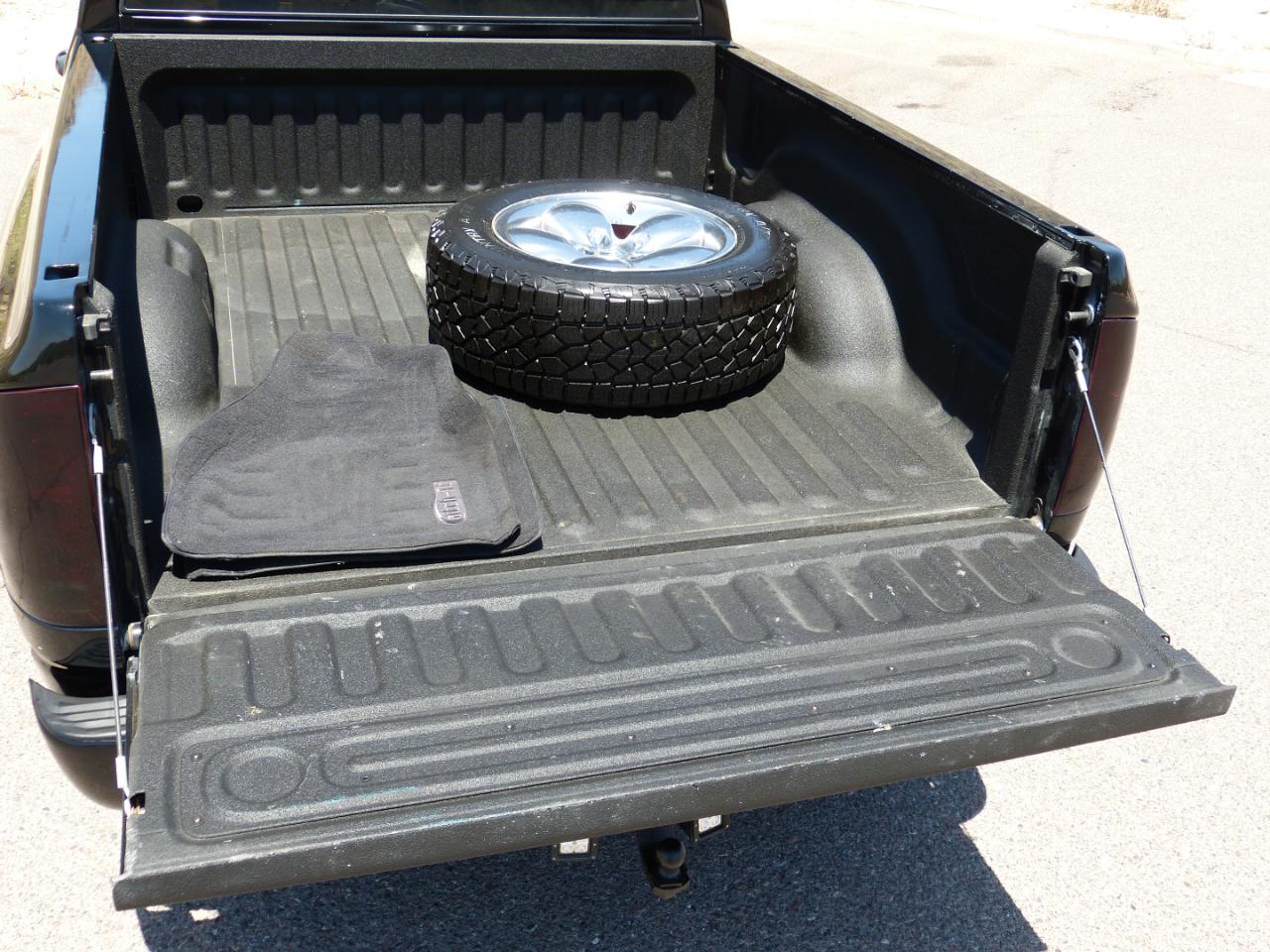 Dodge Ram 1500 Laramie Long Bed 4WD 2005
