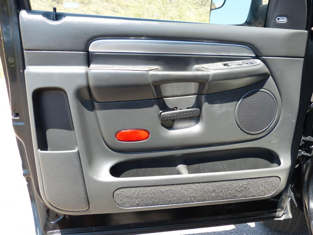 Dodge Ram 1500 Laramie Long Bed 4WD 2005