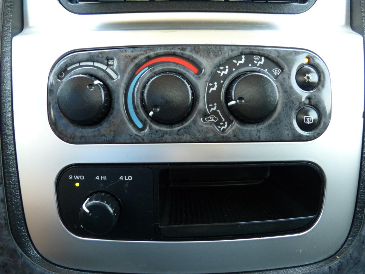 Dodge Ram 1500 Laramie Long Bed 4WD 2005