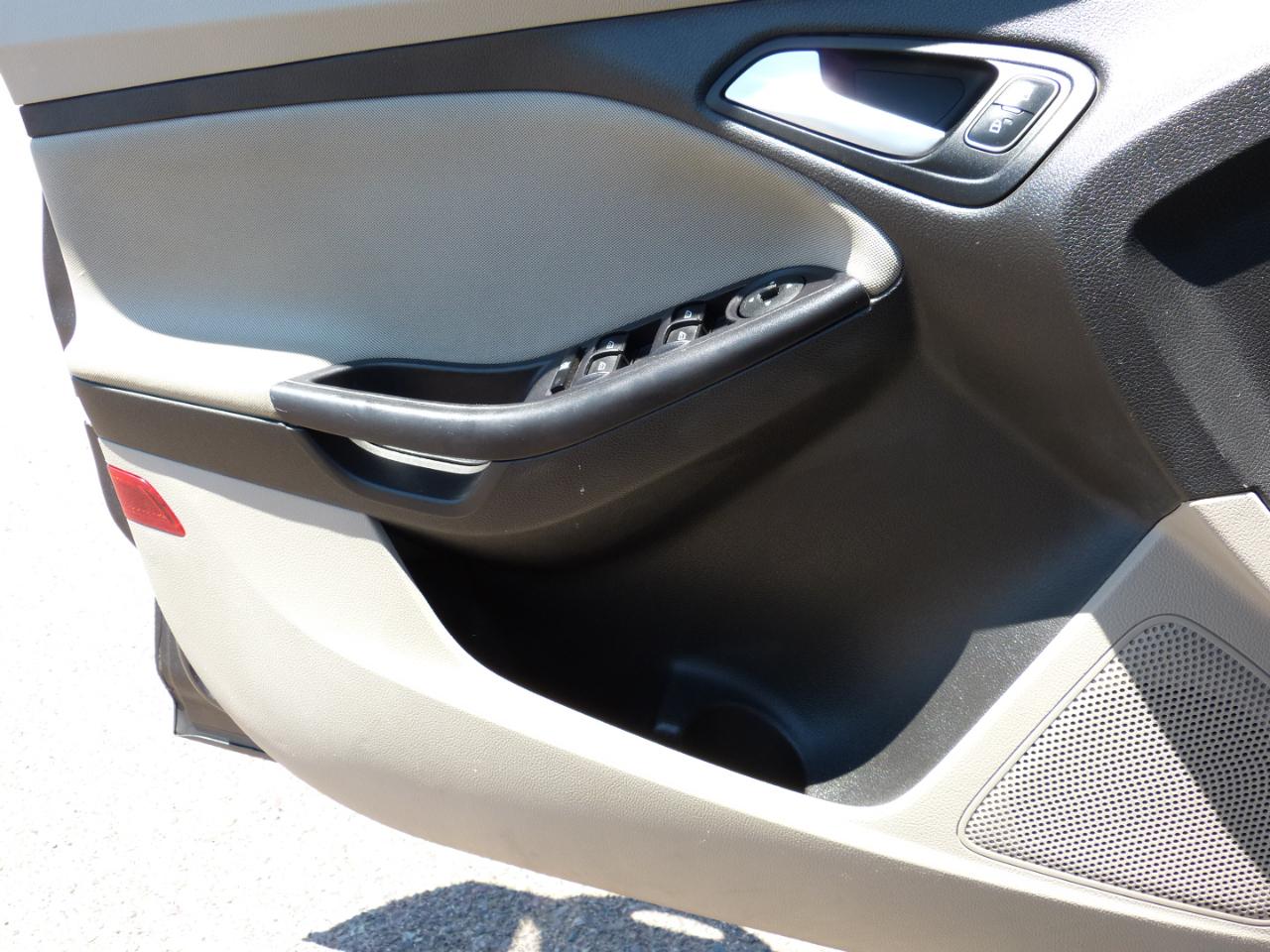 Ford Focus SE Sedan 2015