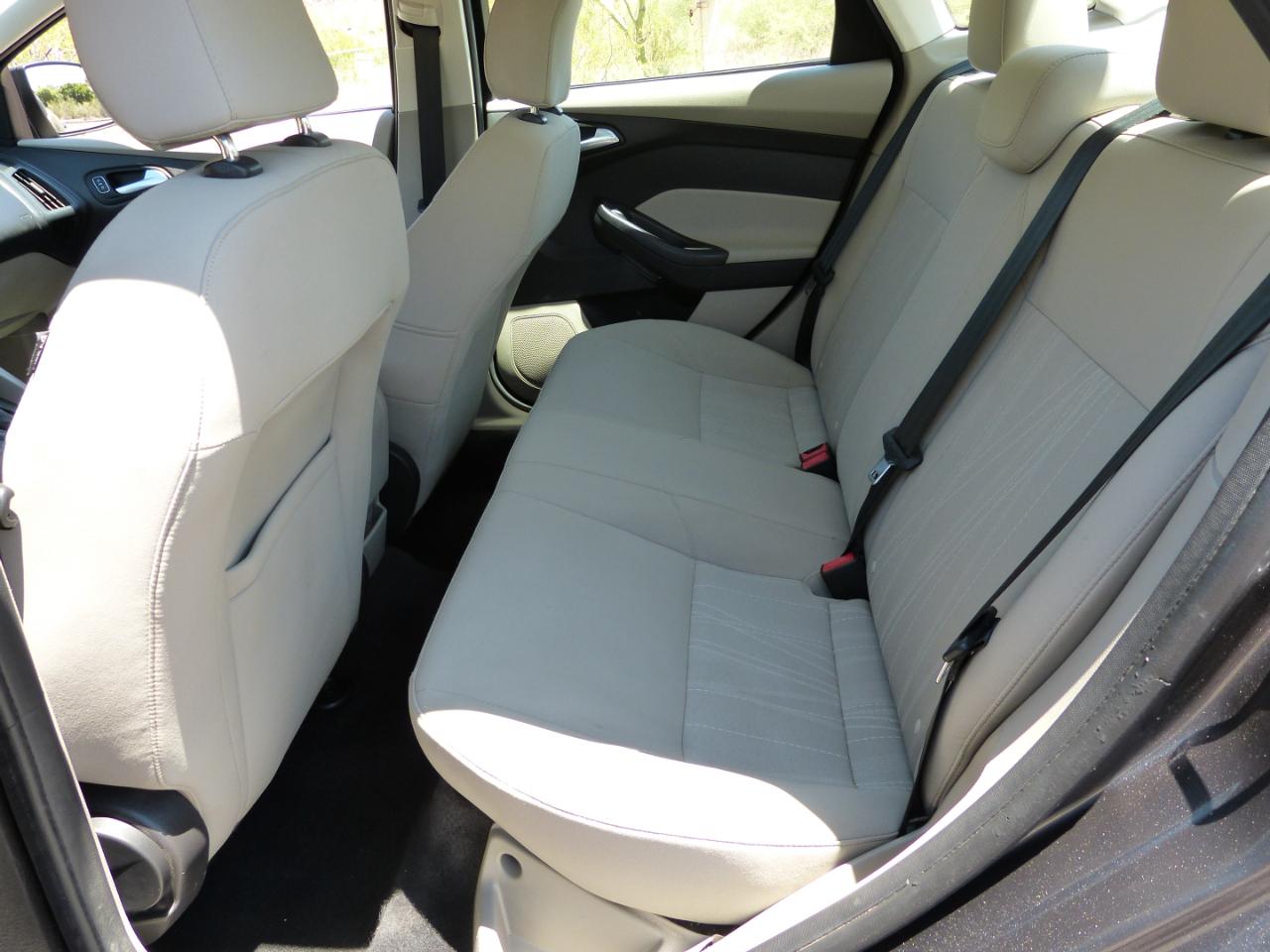 Ford Focus SE Sedan 2015