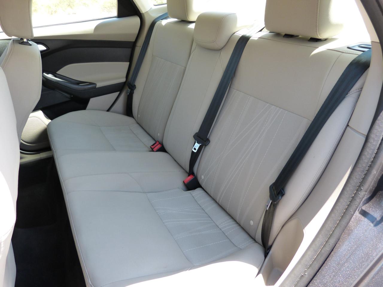 Ford Focus SE Sedan 2015