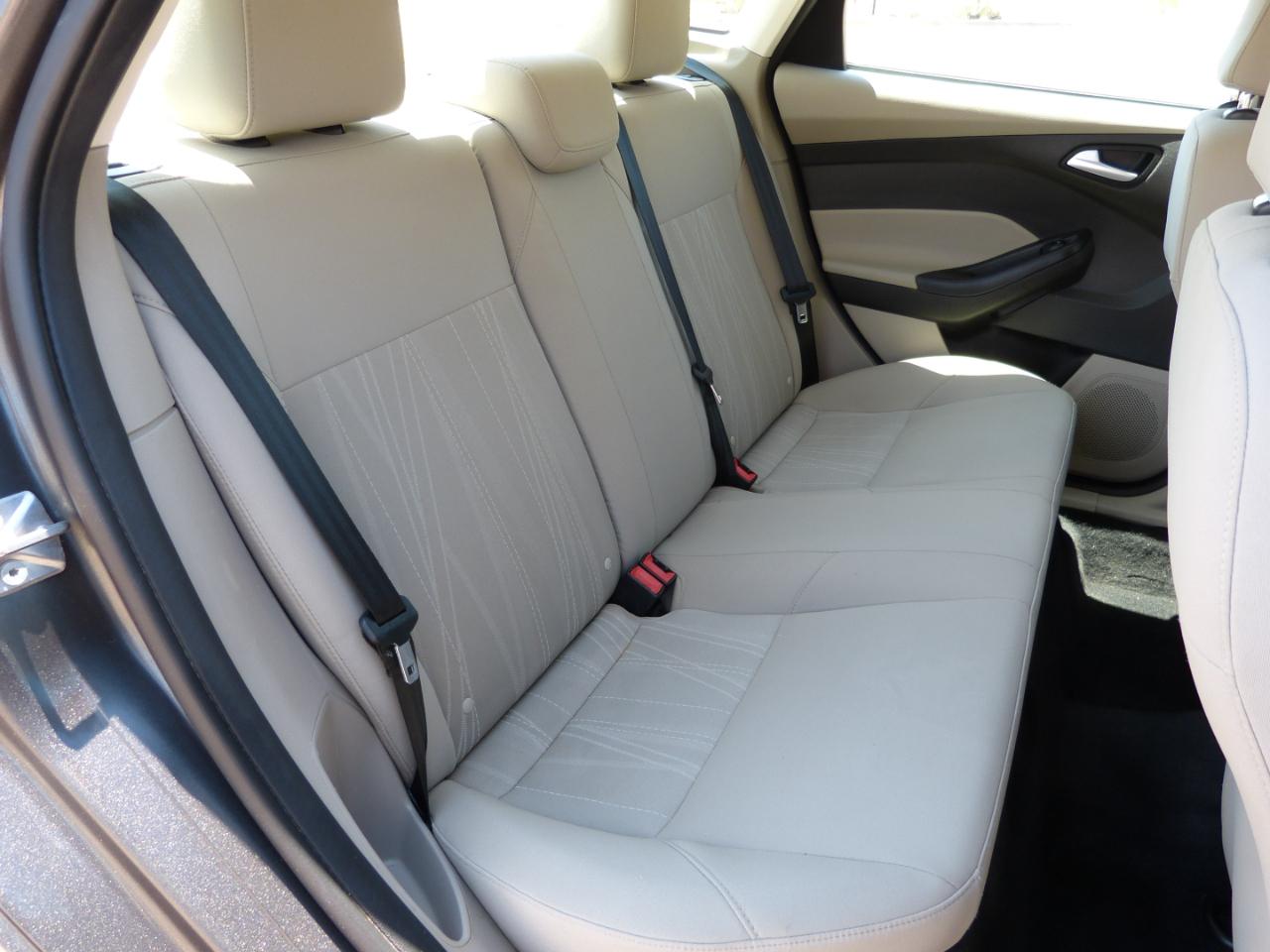 Ford Focus SE Sedan 2015