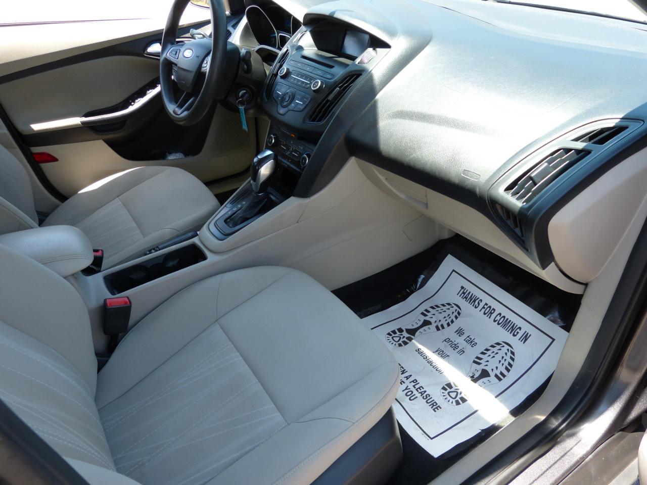 Ford Focus SE Sedan 2015