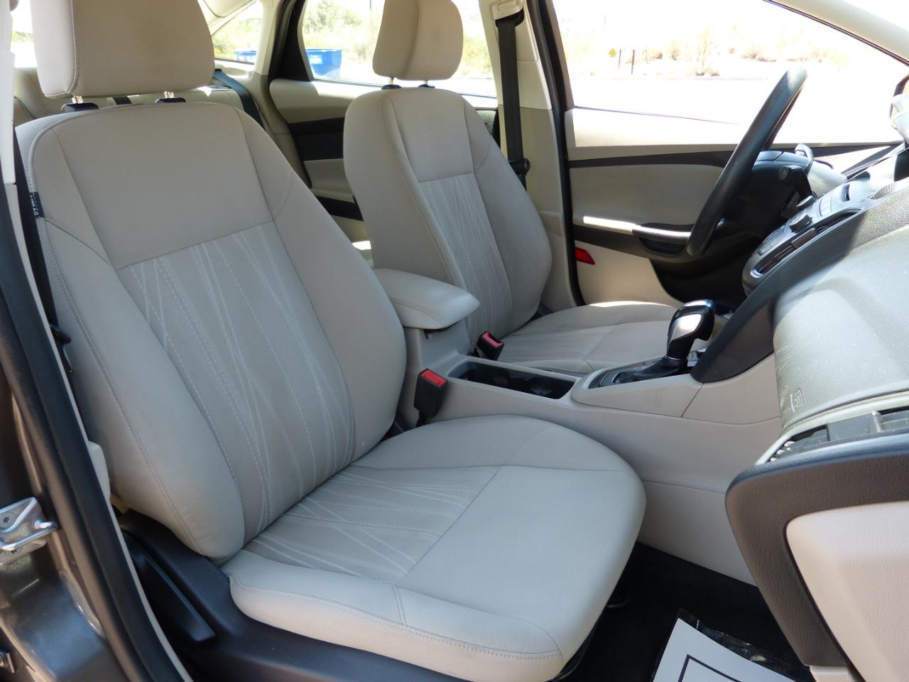 Ford Focus SE Sedan 2015
