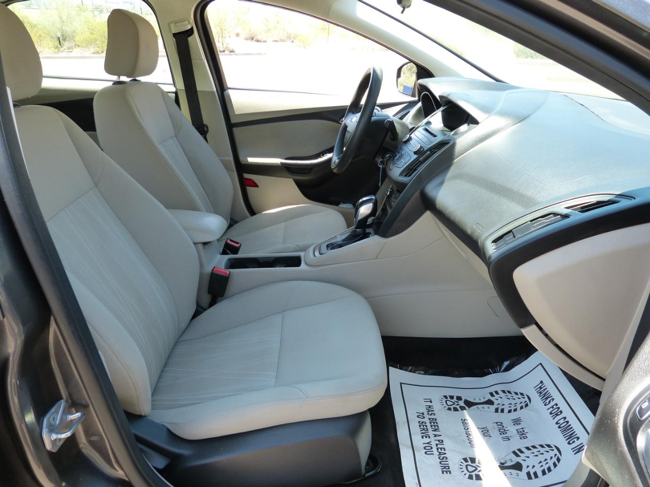 Ford Focus SE Sedan 2015