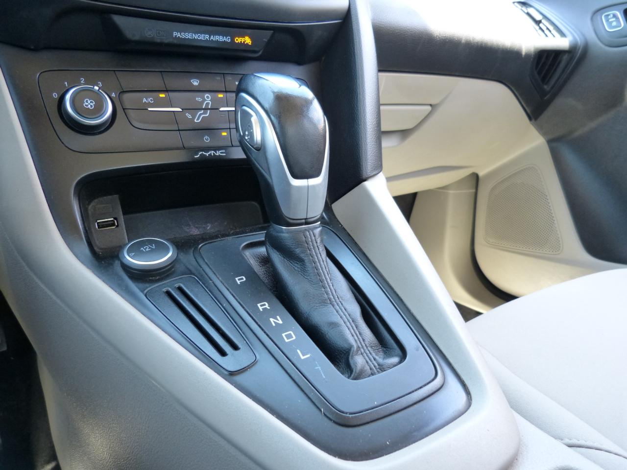Ford Focus SE Sedan 2015