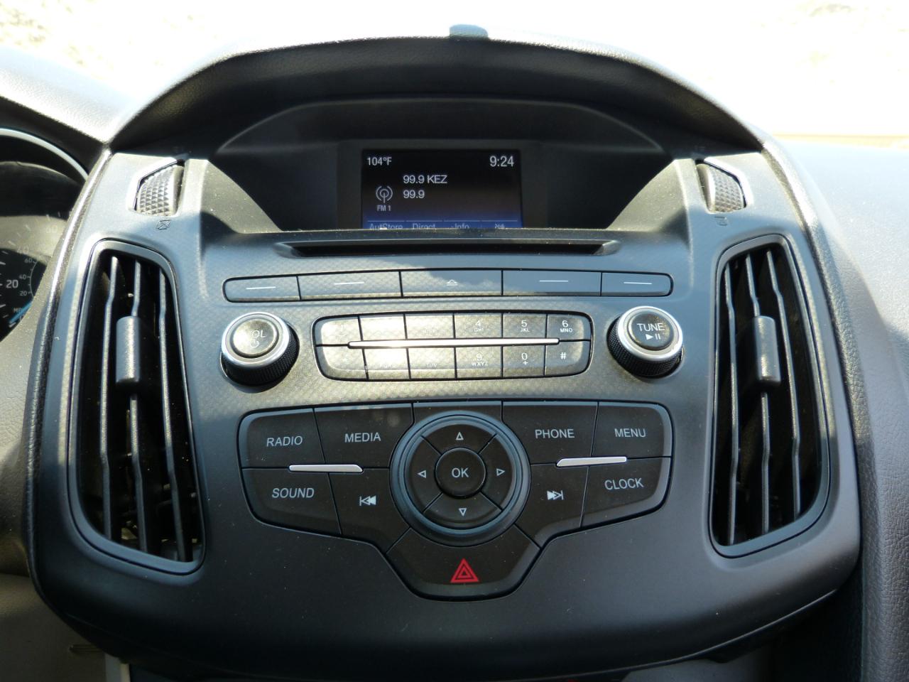 Ford Focus SE Sedan 2015