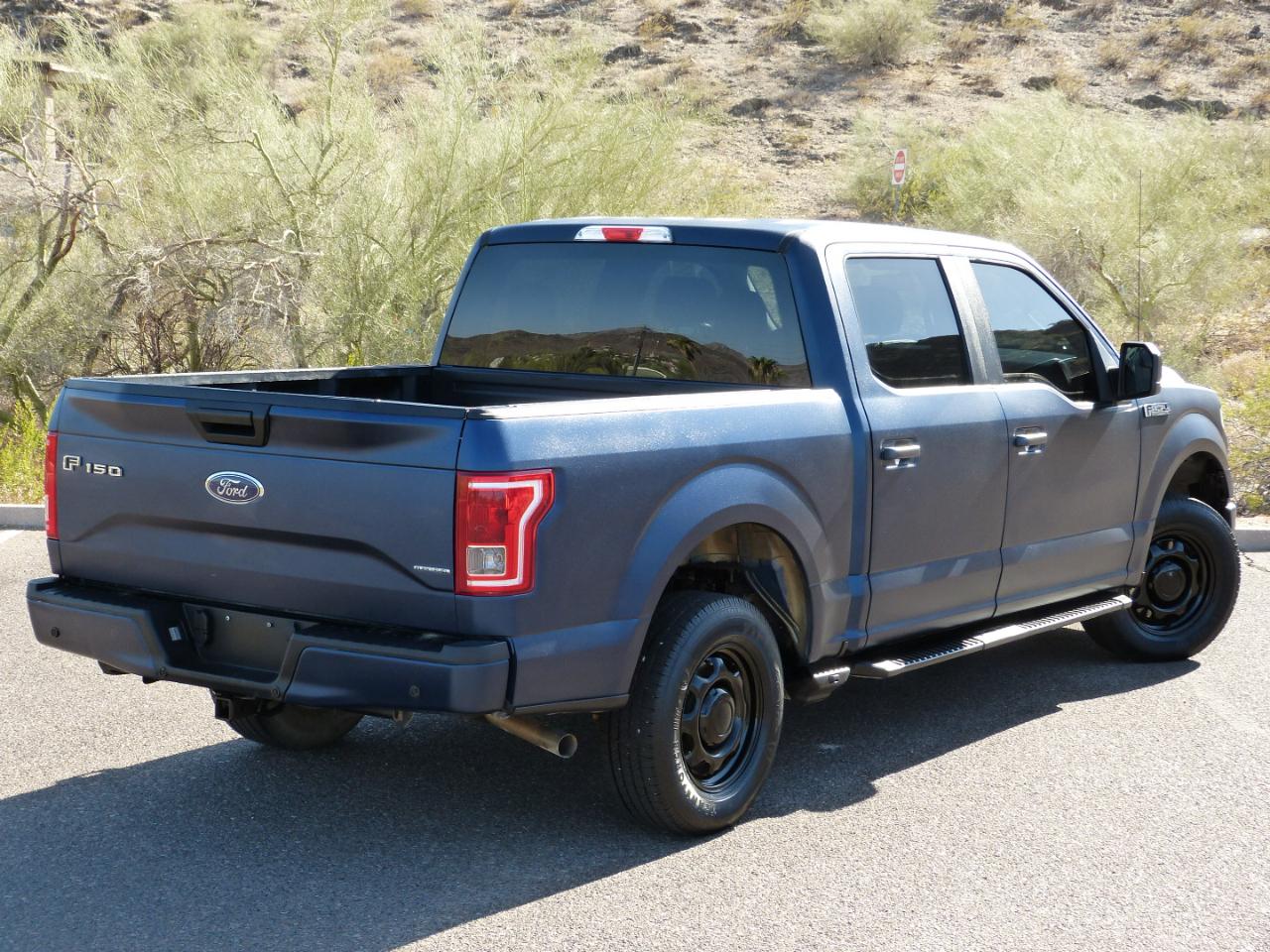 Ford F-150 XL SuperCrew 5.5-ft. Bed 4WD 2015
