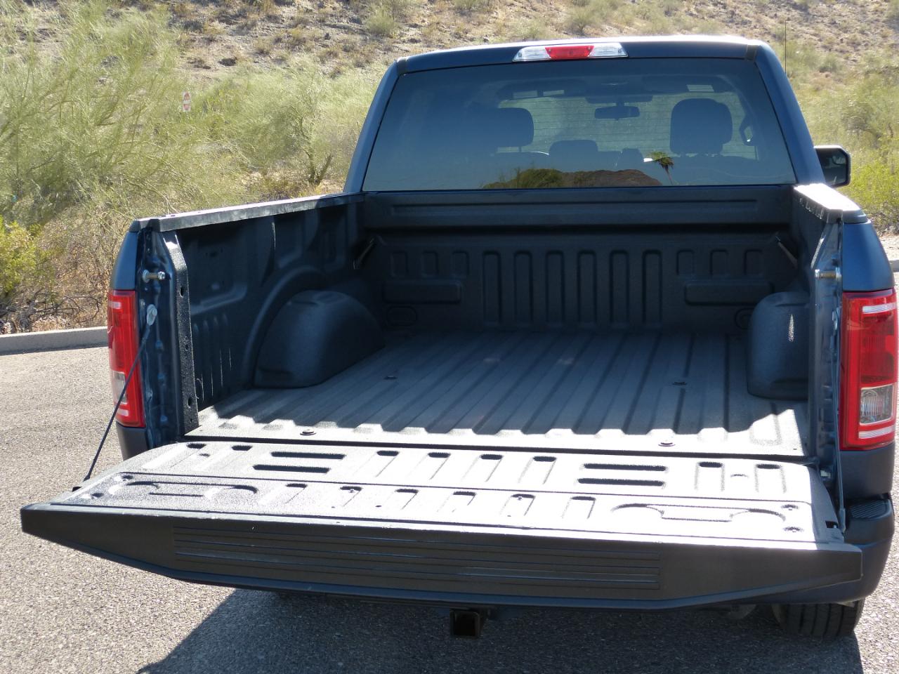 Ford F-150 XL SuperCrew 5.5-ft. Bed 4WD 2015