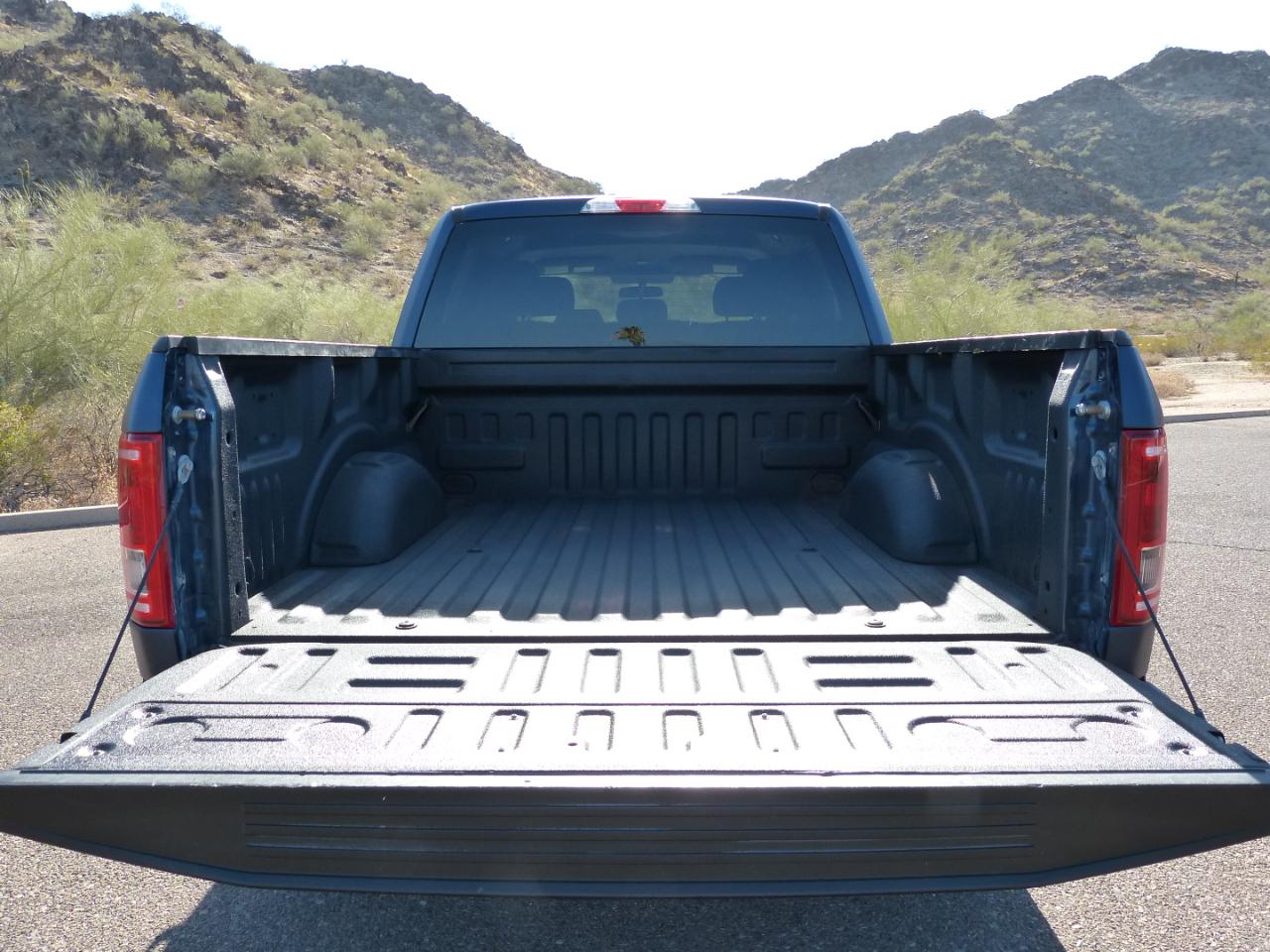 Ford F-150 XL SuperCrew 5.5-ft. Bed 4WD 2015