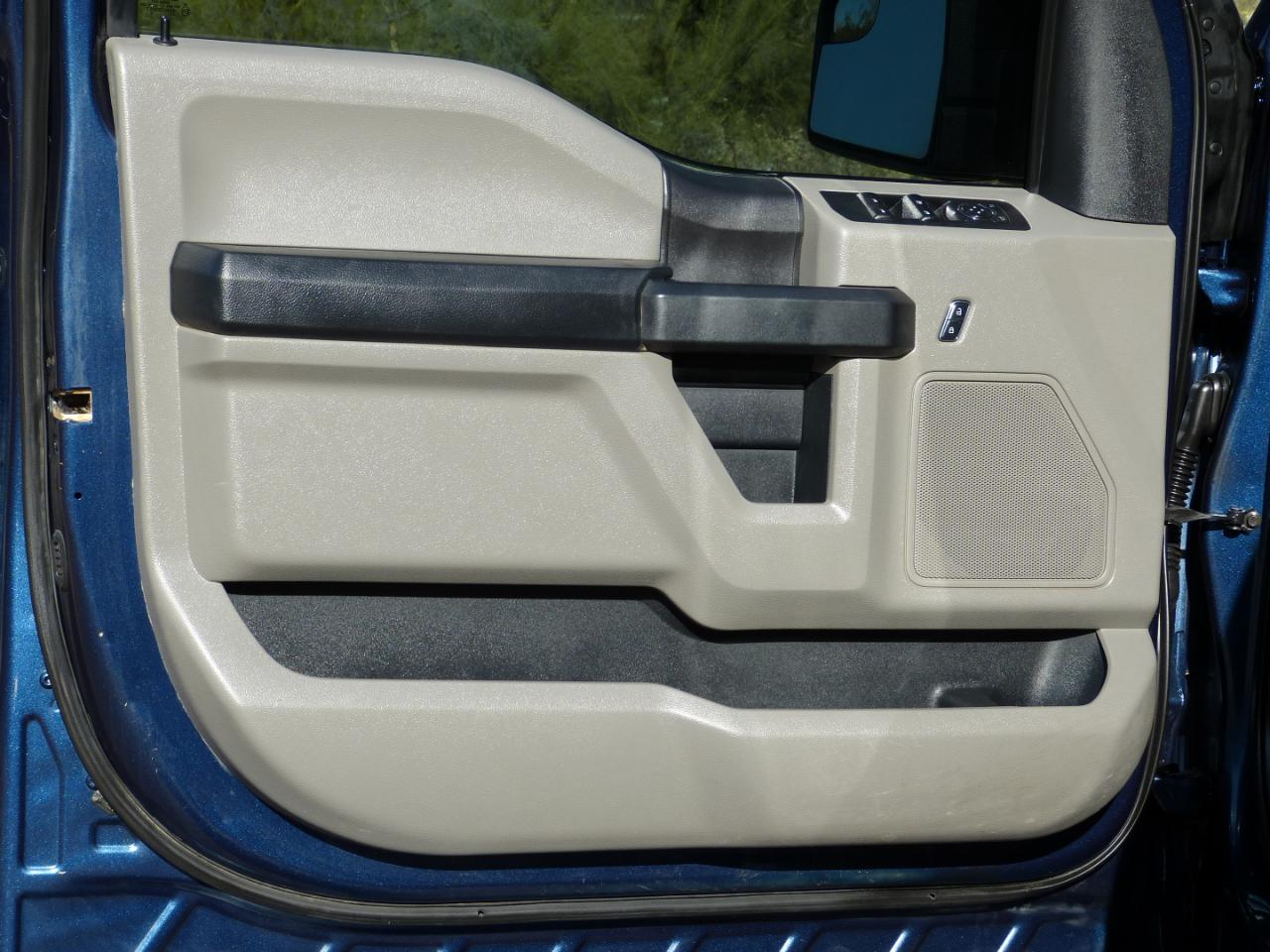 Ford F-150 XL SuperCrew 5.5-ft. Bed 4WD 2015