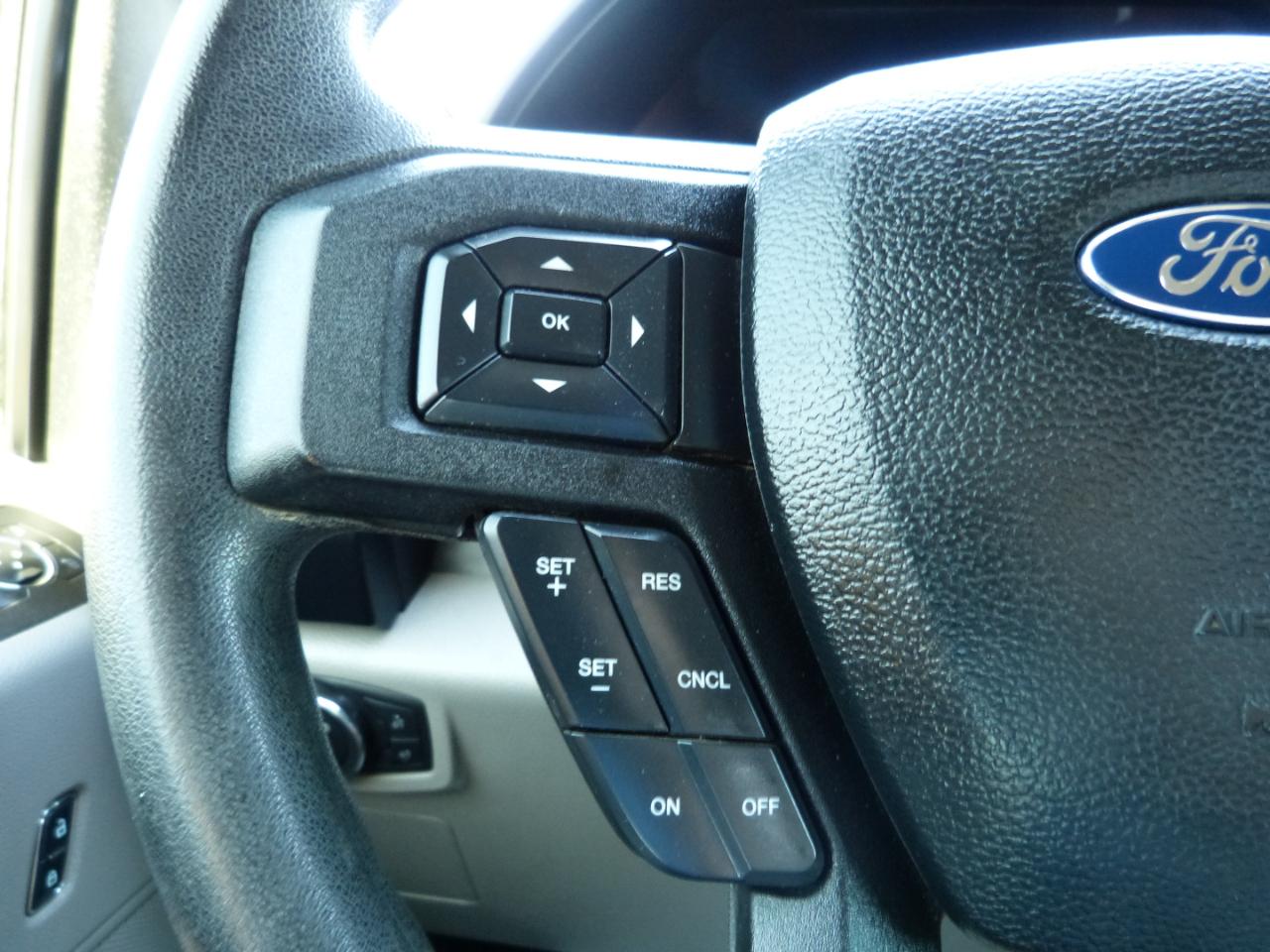 Ford F-150 XL SuperCrew 5.5-ft. Bed 4WD 2015