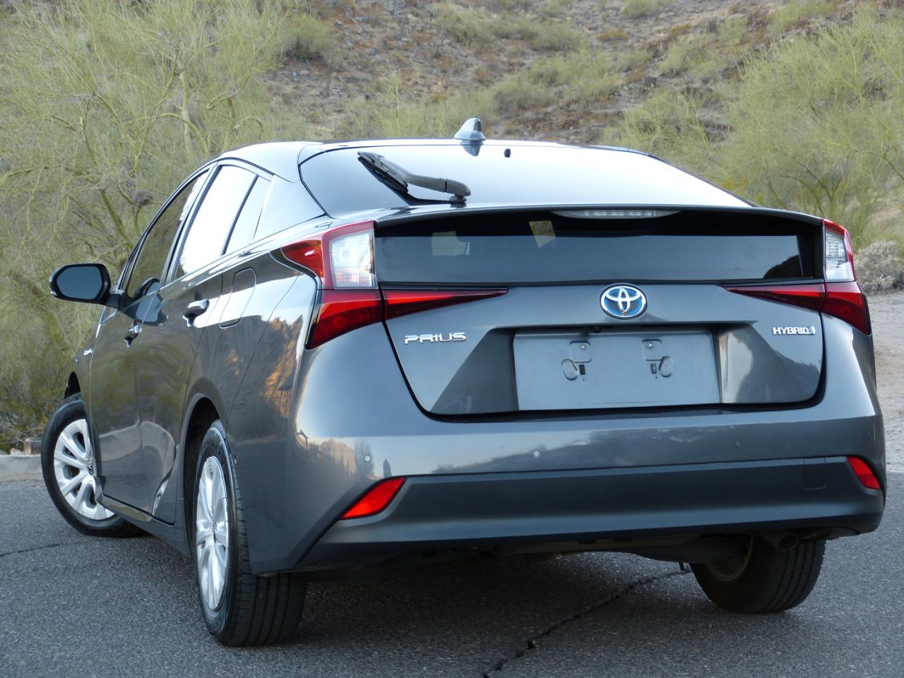 Toyota Prius LE 2022