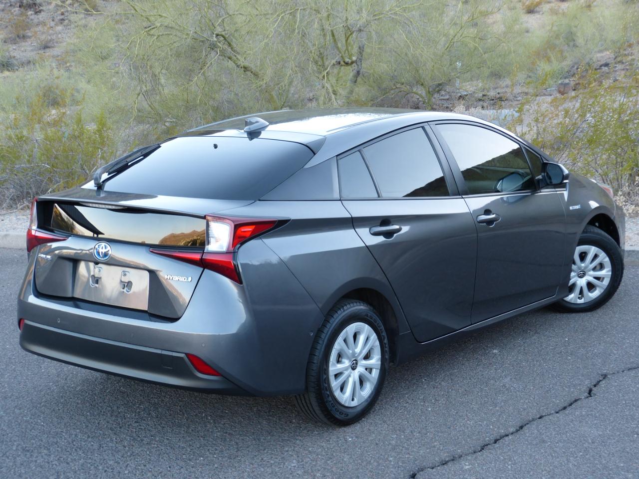 Toyota Prius LE 2022