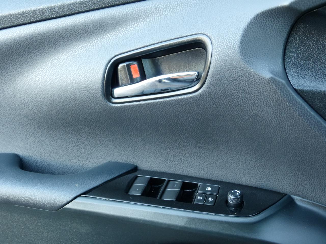 Toyota Prius LE 2022