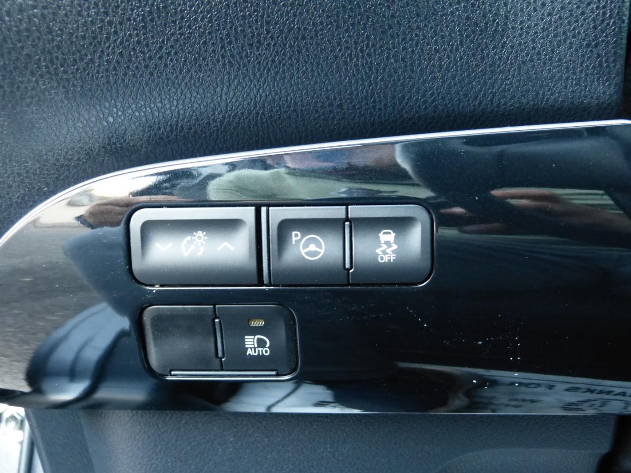 Toyota Prius LE 2022