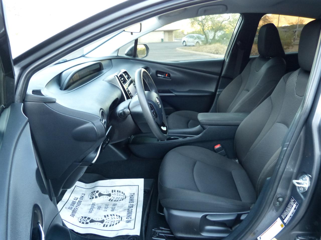 Toyota Prius LE 2022