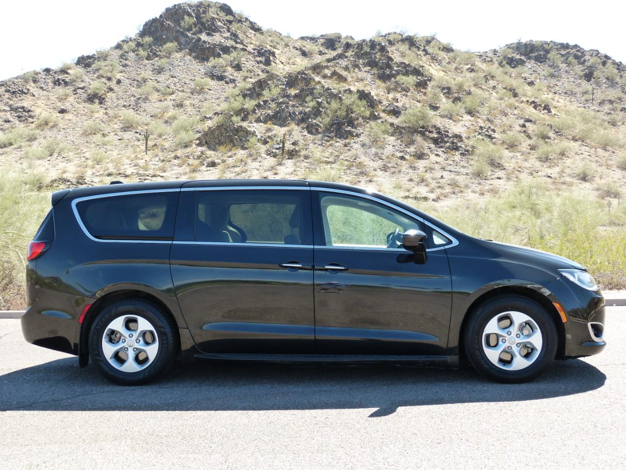 Chrysler Pacifica Hybrid Touring Plus 2018
