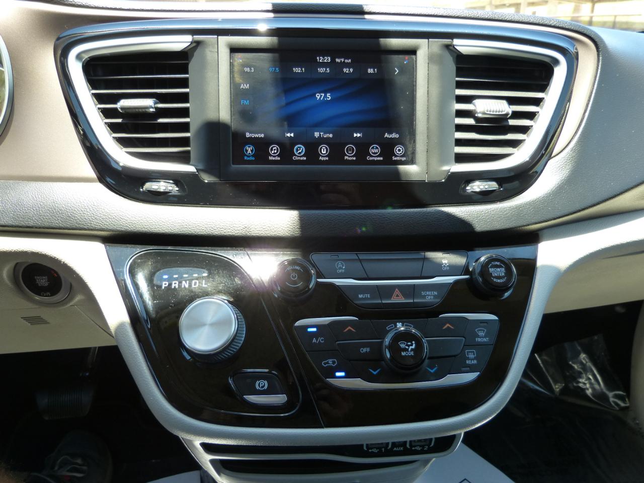 Chrysler Voyager L 2021