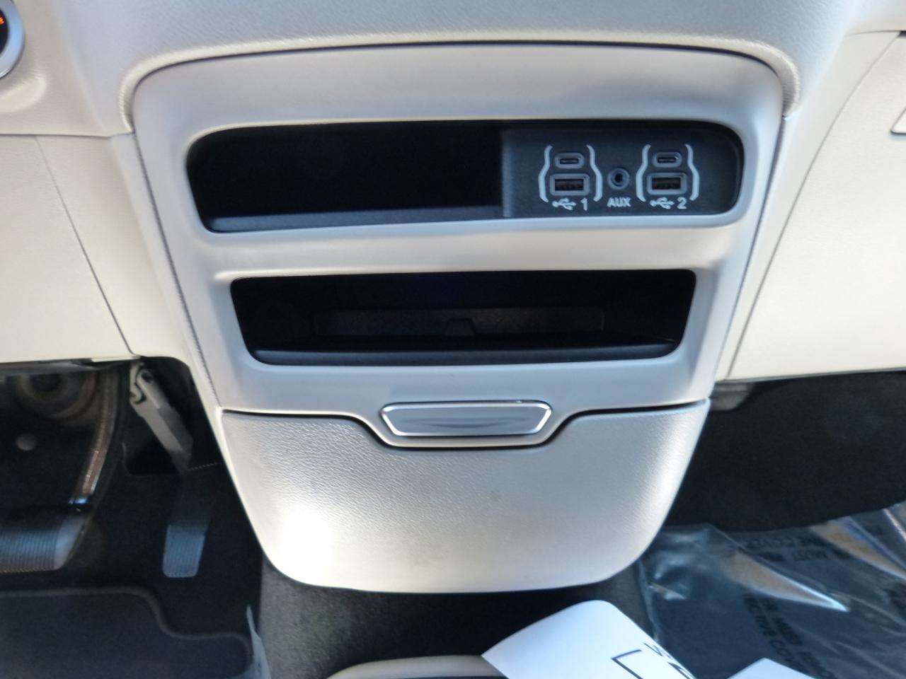 Chrysler Voyager L 2021