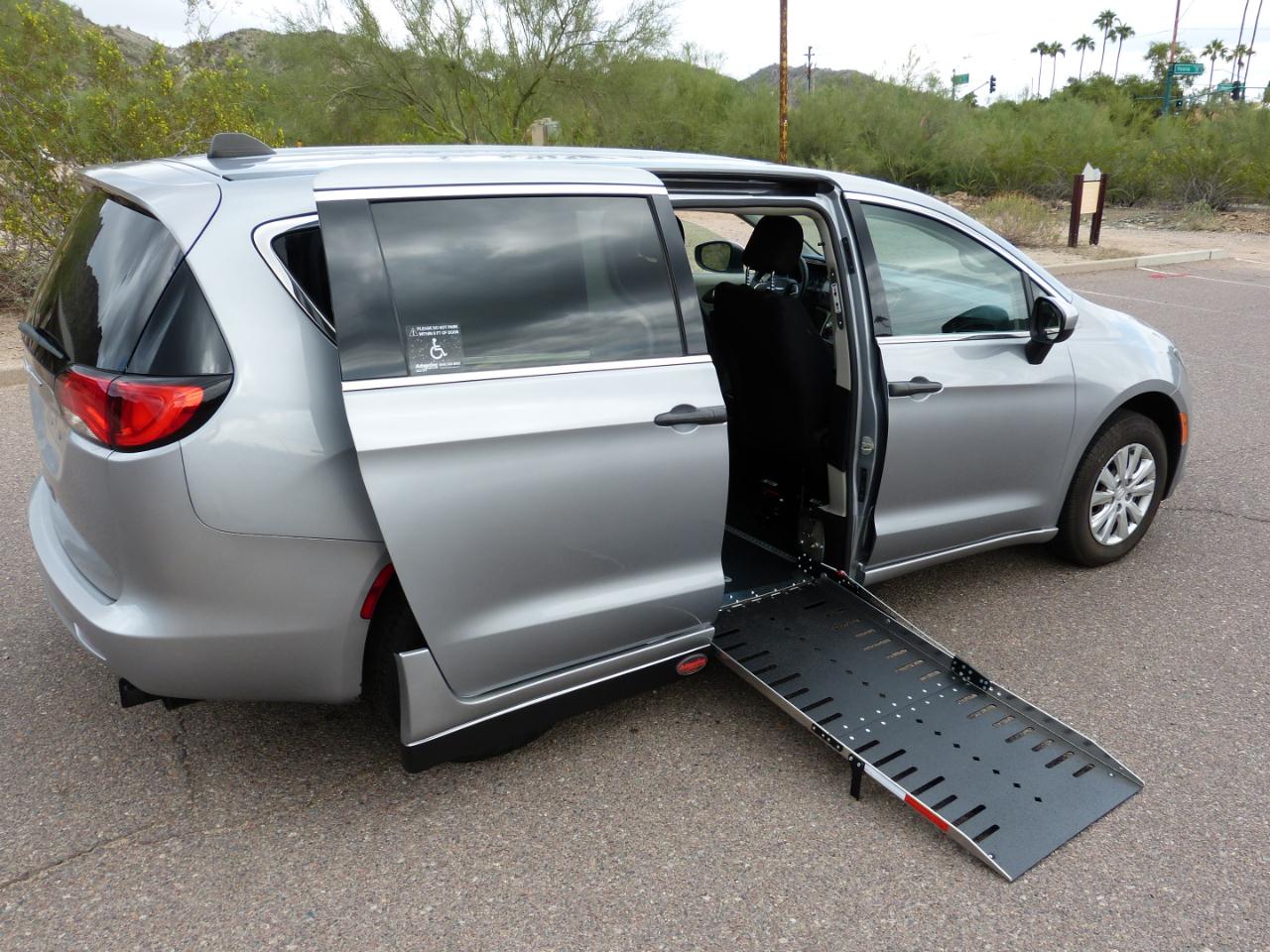 Chrysler Voyager  2020