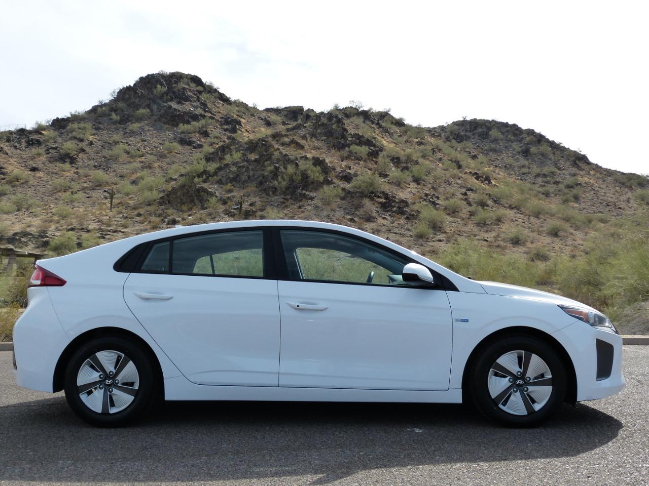 Hyundai Ioniq Hybrid Blue 2019