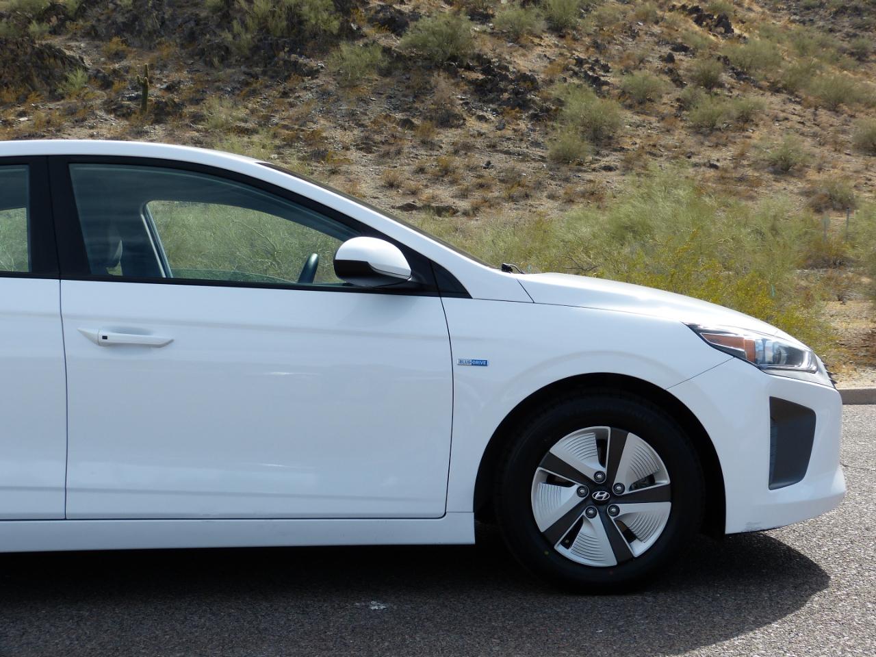 Hyundai Ioniq Hybrid Blue 2019