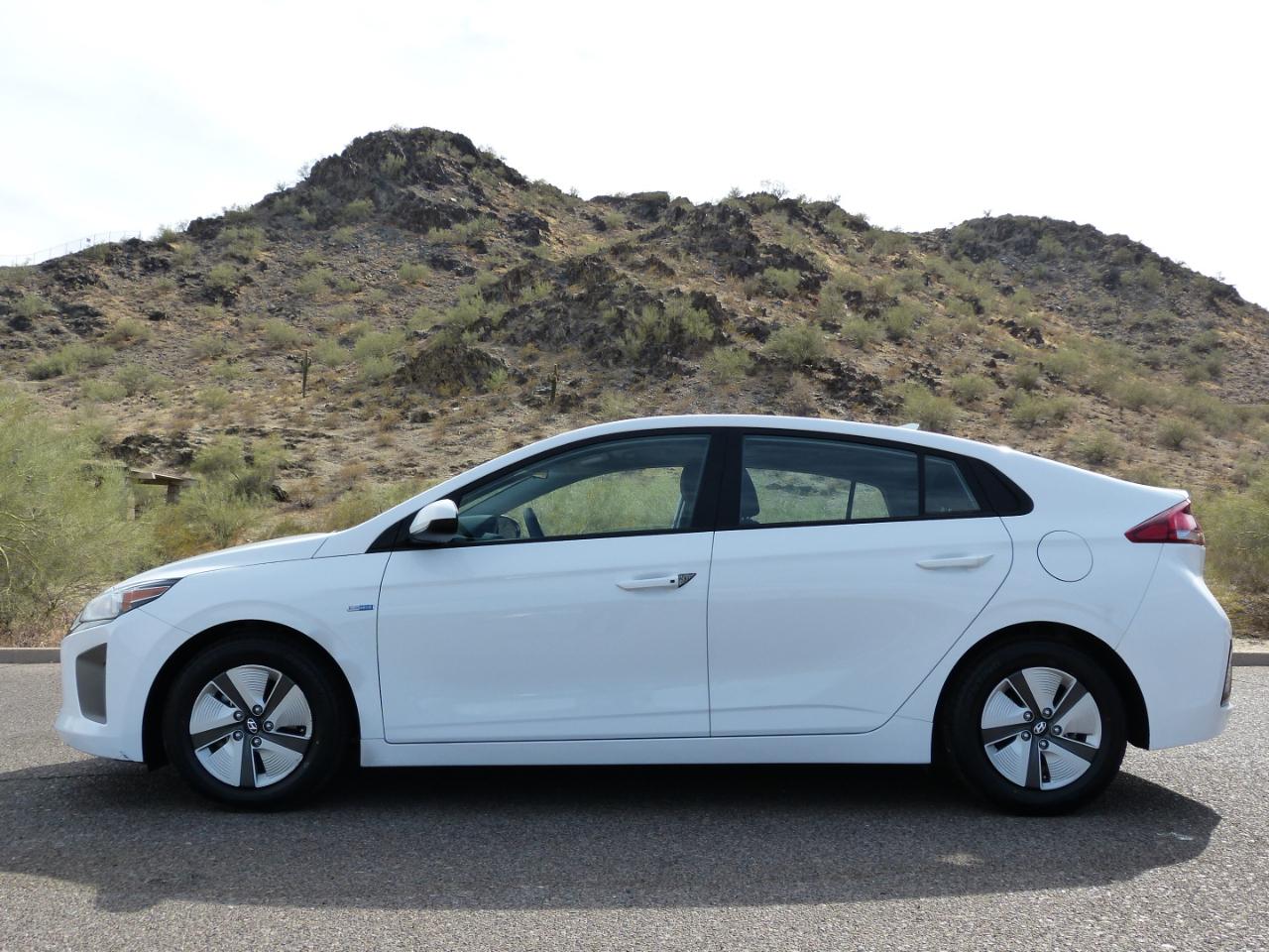Hyundai Ioniq Hybrid Blue 2019
