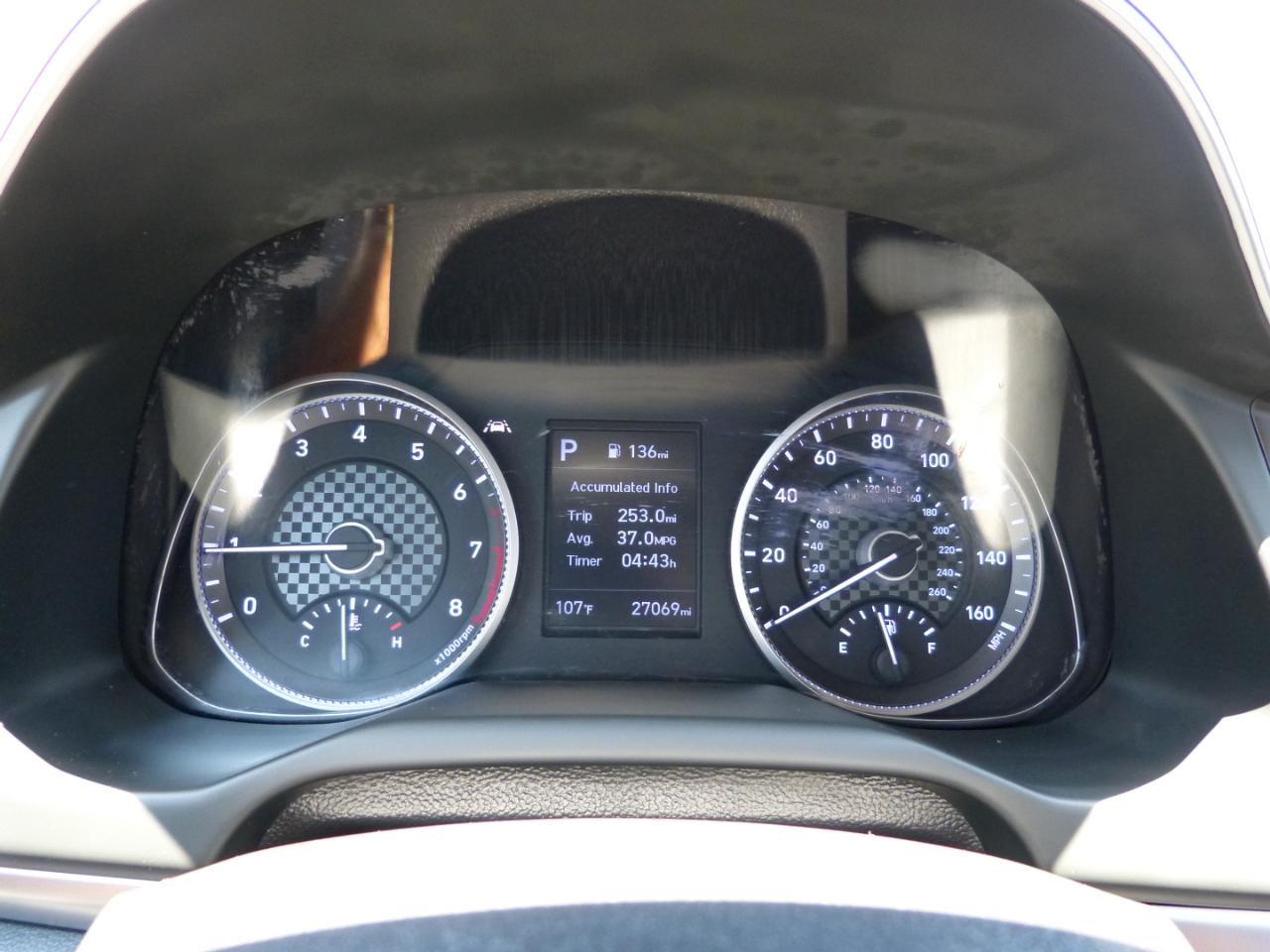 Hyundai Elantra SE 6AT 2020