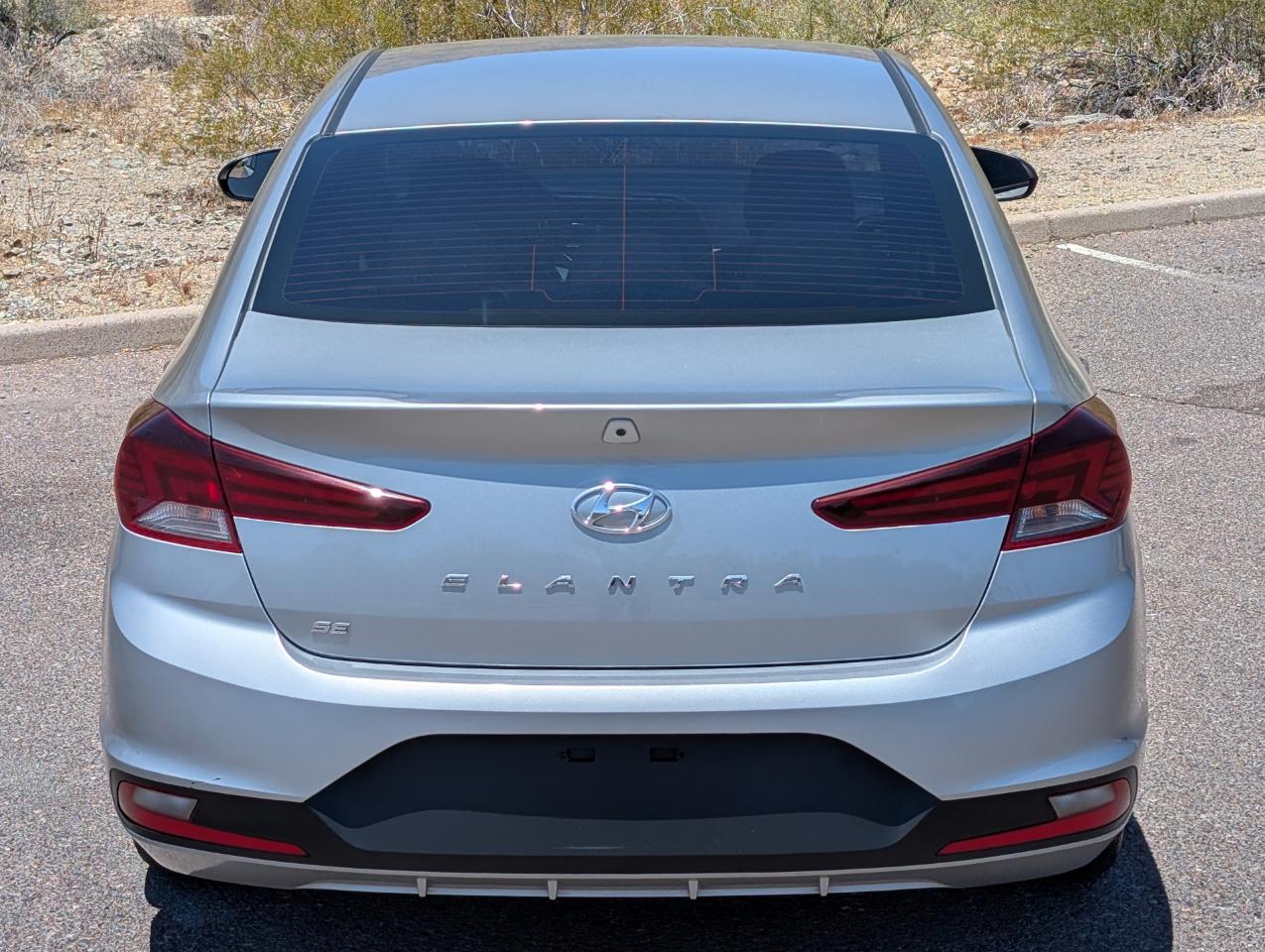 Hyundai Elantra SE 6AT 2020