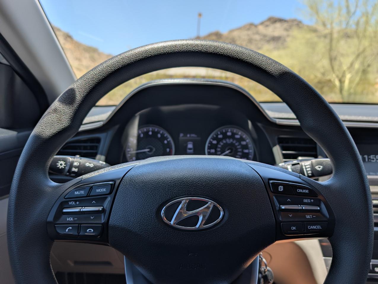 Hyundai Elantra SE 6AT 2020