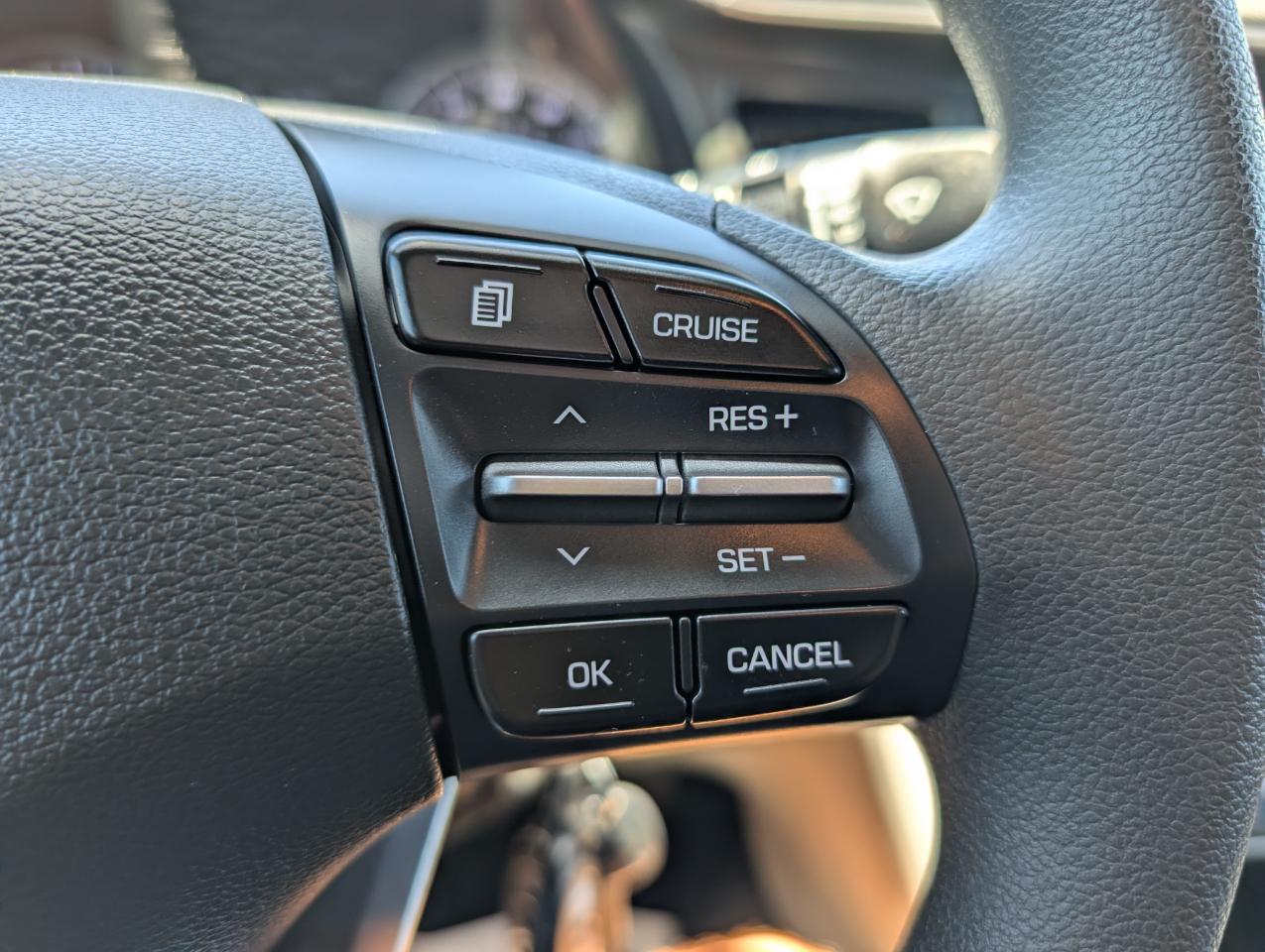 Hyundai Elantra SE 6AT 2020