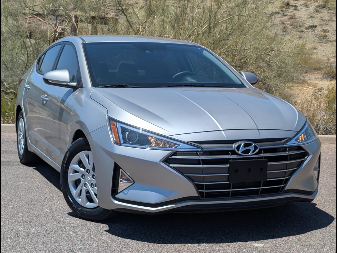 Hyundai Elantra SE 6AT 2020