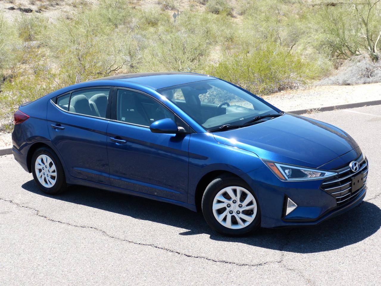 Hyundai Elantra SE 6AT 2020