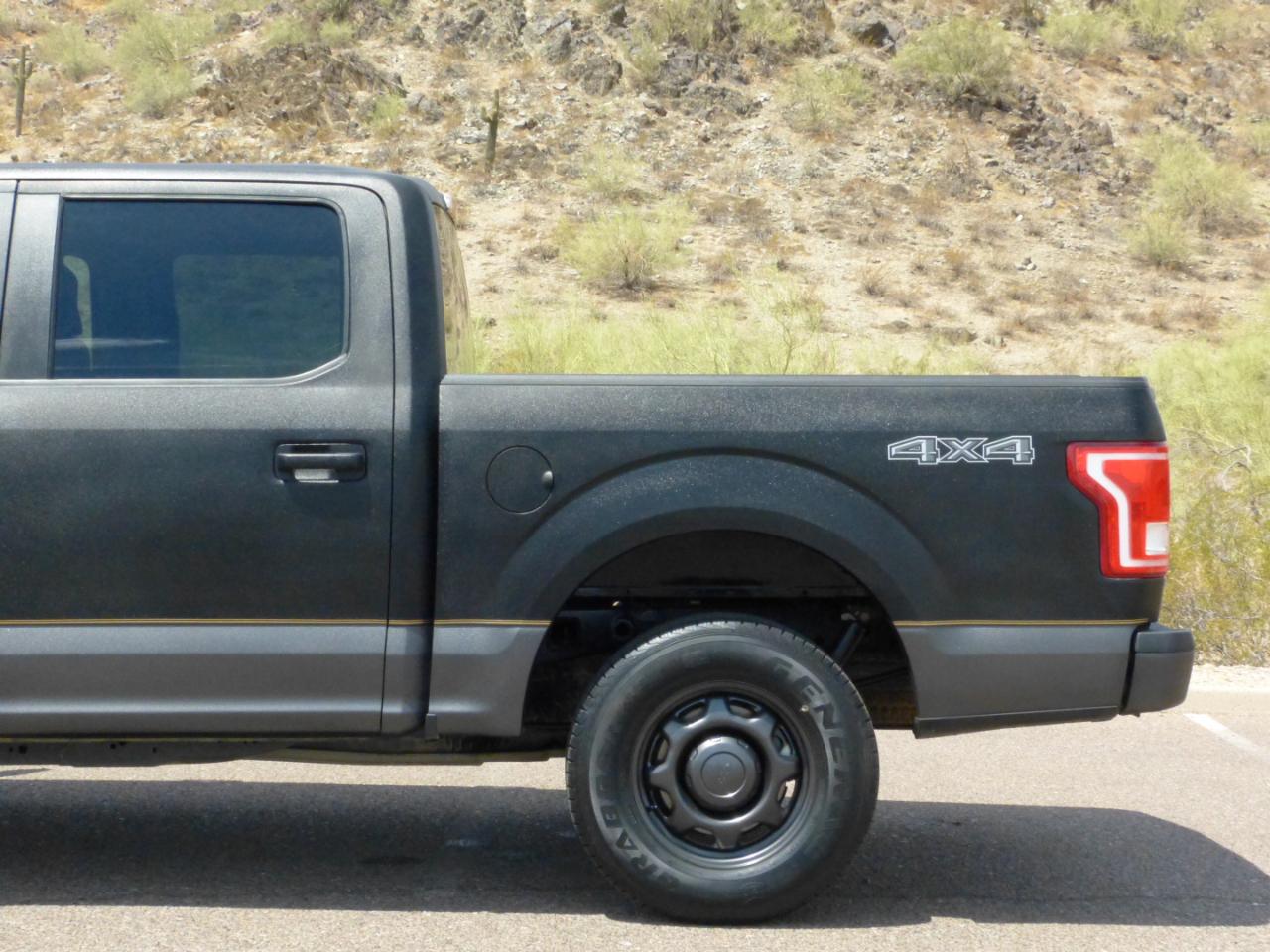Ford F-150 XLT SuperCrew Short Bed 4WD 2017