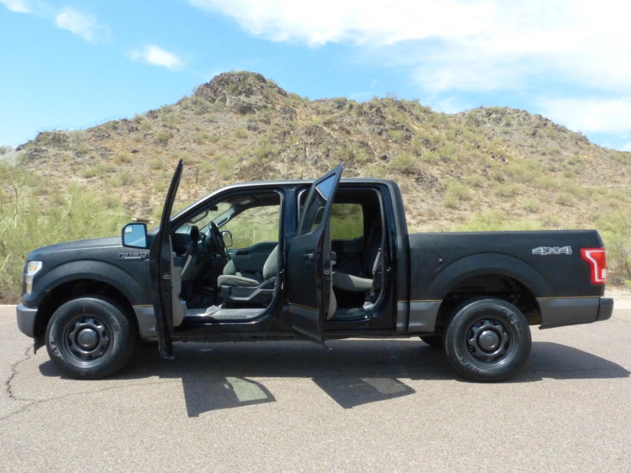 Ford F-150 XLT SuperCrew Short Bed 4WD 2017
