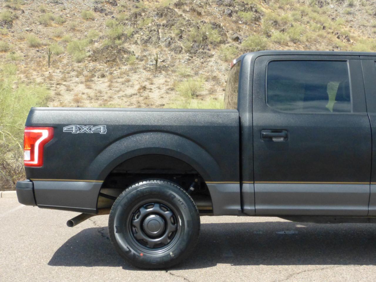 Ford F-150 XLT SuperCrew Short Bed 4WD 2017