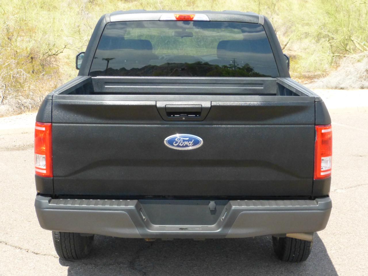 Ford F-150 XLT SuperCrew Short Bed 4WD 2017