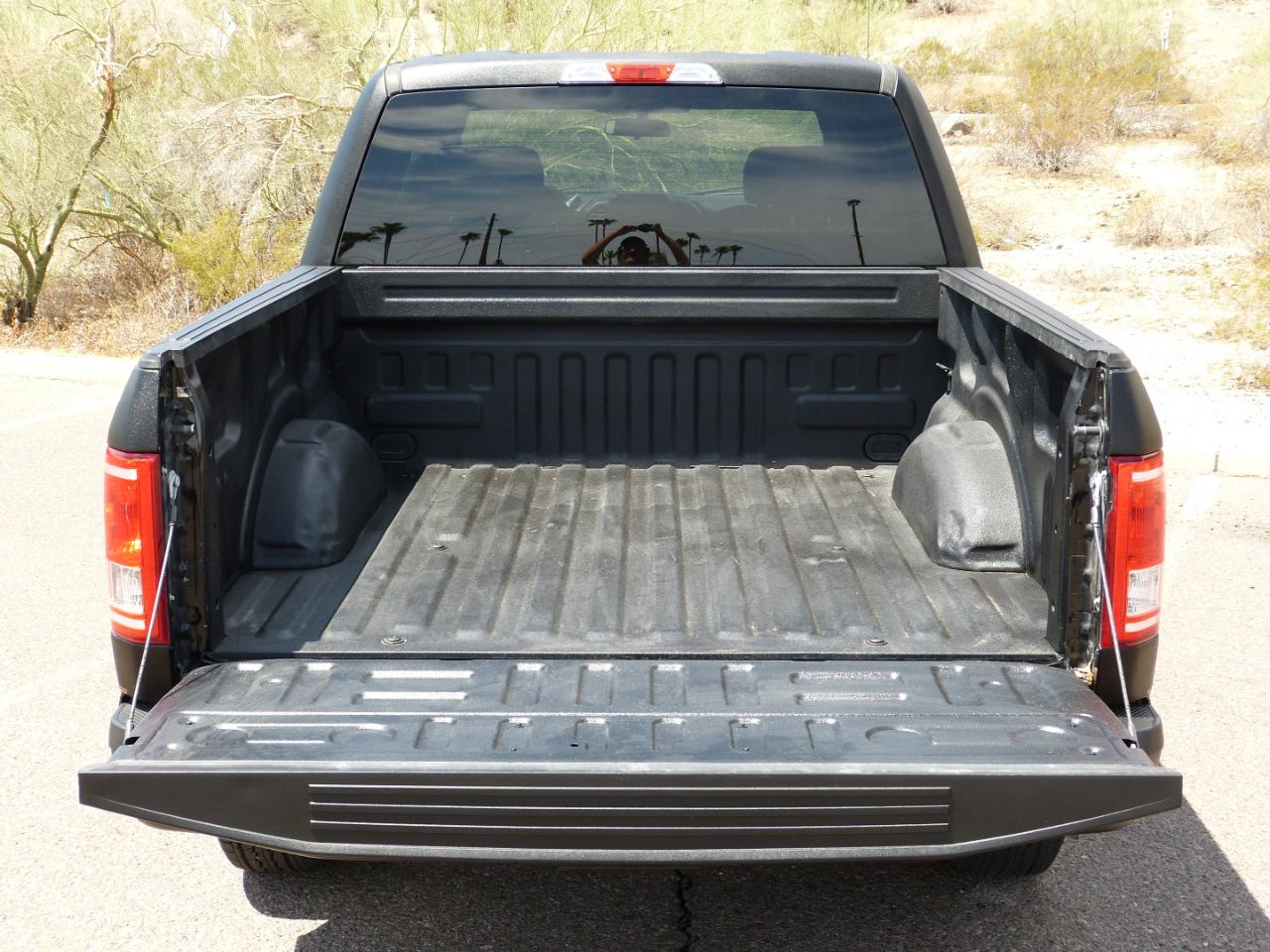 Ford F-150 XLT SuperCrew Short Bed 4WD 2017